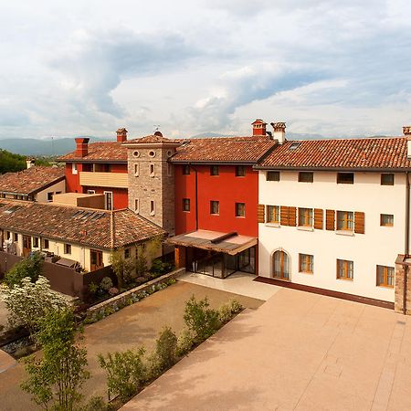 Elliot Osteria E Dormire In Collina Manzano Bagian luar foto