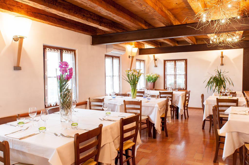 Elliot Osteria E Dormire In Collina Manzano Bagian luar foto