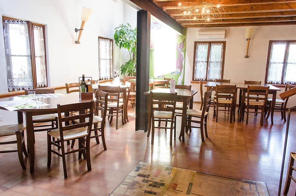 Elliot Osteria E Dormire In Collina Manzano Bagian luar foto